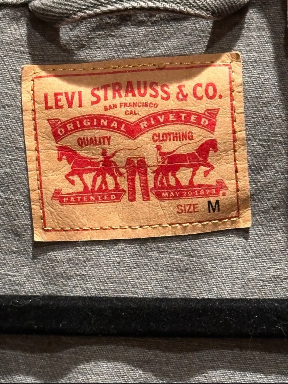 Levi's Vintage Fit Trucker Jacket in Faded Grey Denim - Men's Size Medium